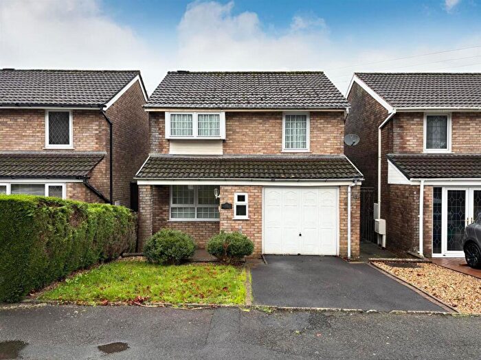 3 Bedroom Detached House For Sale In Heol Innes, Llanelli, SA15