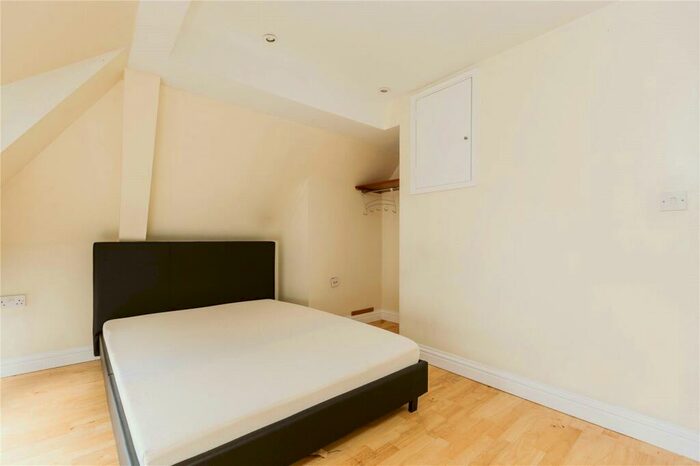 2 Bedroom Apartment To Rent In Orchard Lane, Bristol, BS1