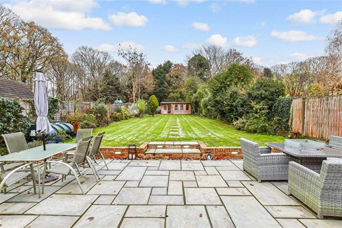 5 Bedroom Detached House For Sale In Bromley Green Road, Ashford, Kent, TN26