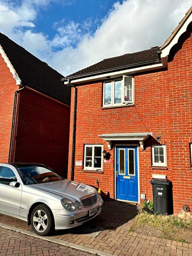 2 Bedroom Terraced House To Rent In Royal Crescent, Ilford, IG2