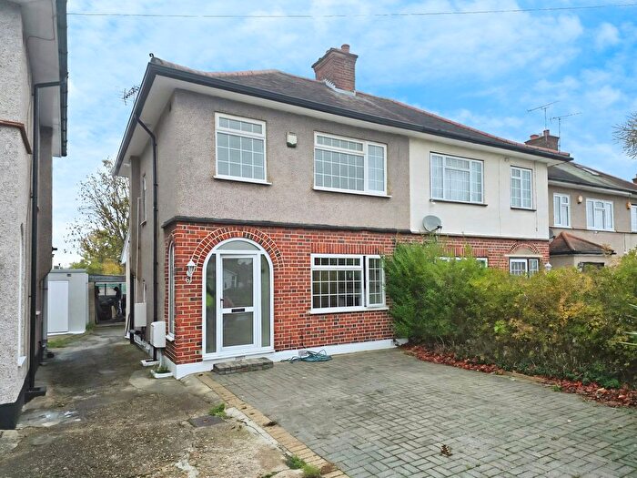 3 Bedroom Semi Detached House To Rent In Weymouth Road, Hayes, UB4