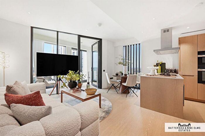 2 Bedroom Flat To Rent In River Park Tower, Nine Elms Lane, SW8