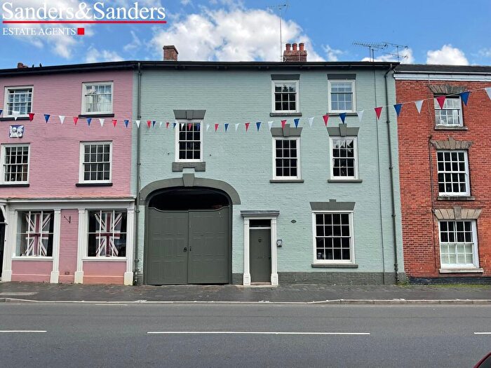 2 Bedroom Apartment To Rent In Flat, Church Street, Alcester, B49