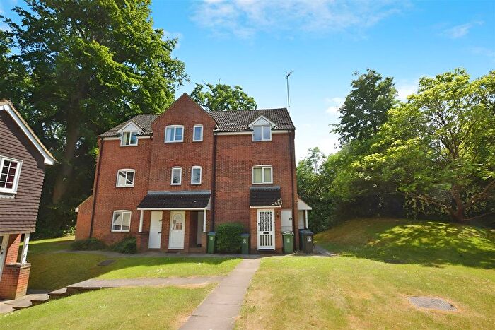 Studio For Sale In Ravenscroft, Garston, WD25