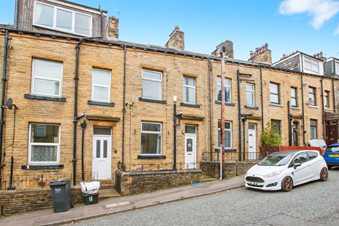 3 Bedroom Terraced House For Sale In Albert Road, Sowerby Bridge, HX6