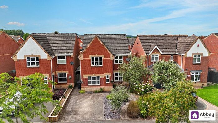 3 Bedroom Detached House For Sale In Lords Avenue, Leicester, LE4