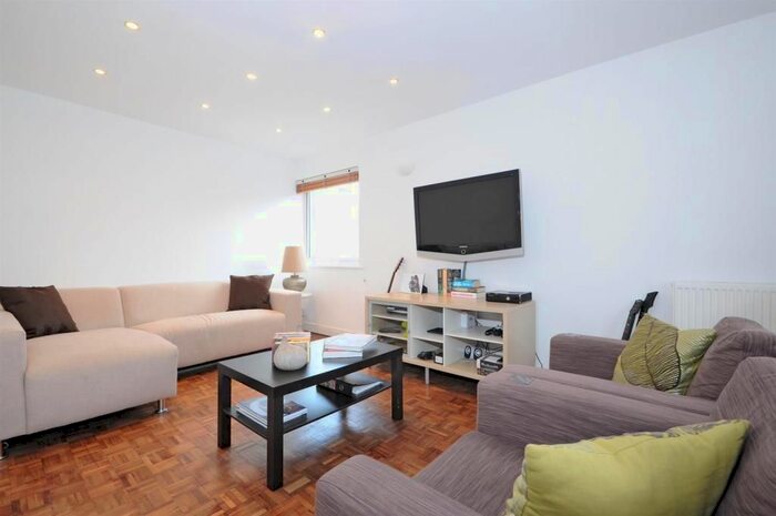 2 Bedroom Flat To Rent In Crouch Hill, Crouch End, London, N8