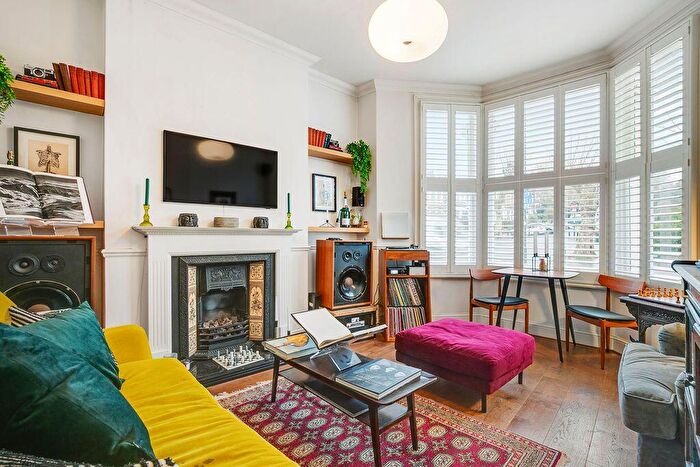 2 Bedroom Flat For Sale In Drakefell Road, London, SE4