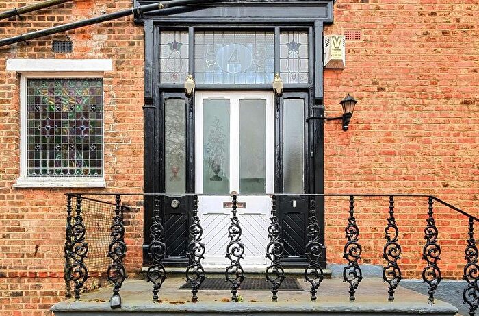 1 Bedroom Flat For Sale In Lower Camden, Chislehurst, Kent, BR7