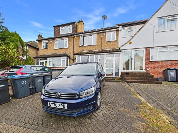 4 Bedroom Terraced House For Sale In Westleigh Avenue, Coulsdon, CR5