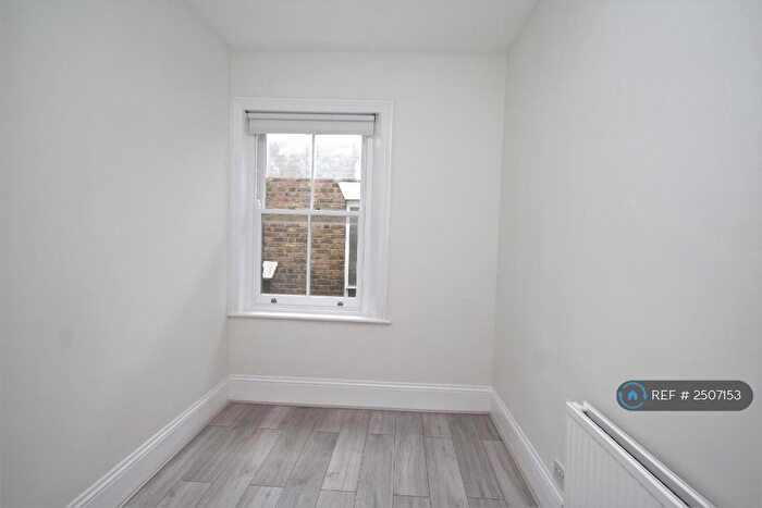 3 Bedroom Flat To Rent In Fellows Road, London, NW3