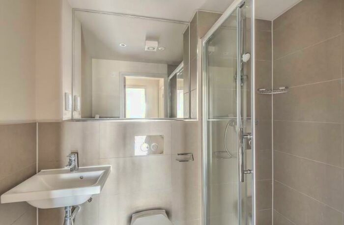 2 Bedroom Apartment To Rent In Miflats, Bracknell, Berkshire, RG12