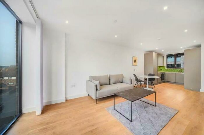 1 Bedroom Apartment To Rent In Dress Makers House, Aberfeldy Village, London, E14