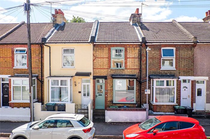 2 Bedroom Terraced House For Sale In Suffolk Road, Gravesend, Kent, DA12
