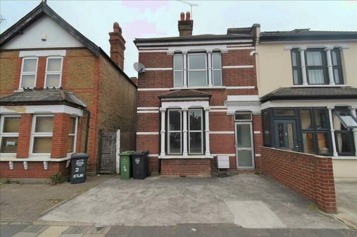 4 Bedroom House To Rent In Essex Road, Dartford, DA1