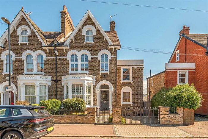 4 Bedroom Property For Sale In Ermine Road, Lewisham, SE13