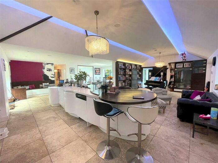 5 Bedroom Bungalow To Rent In Station Road, Lingfield, RH7