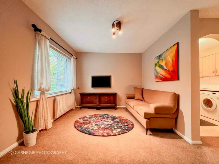 1 Bedroom House To Rent In Far End, Hatfield, AL10