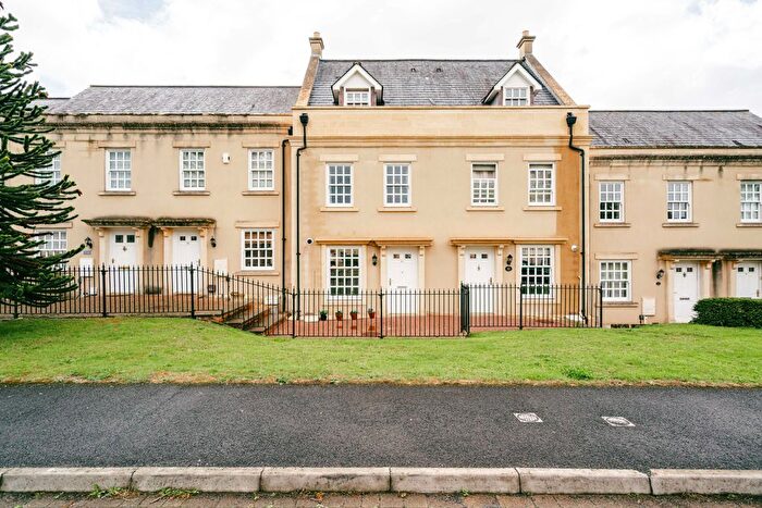 3 Bedroom Town House For Sale In Parnell Road, Stoke Park, Bristol, BS16