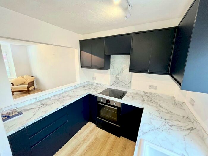 2 Bedroom Apartment To Rent In Denmark Villas, Hove, BN3