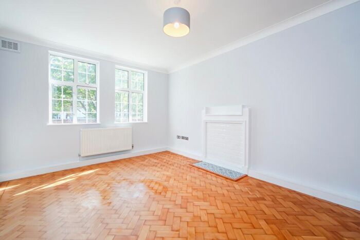 2 Bedroom Flat To Rent In Holloway Road London, N7