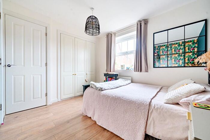 3 Bedroom End Of Terrace House For Sale In Atkinson Road, Hawkinge, CT18