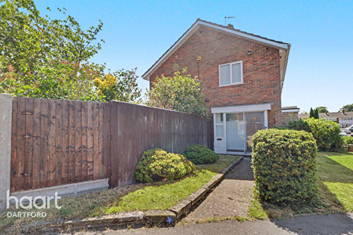 3 Bedroom End Of Terrace House For Sale In Mulberry Road, Gravesend, DA11