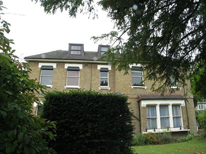2 Bedroom Flat To Rent In Berrylands Road, Surbiton, KT5