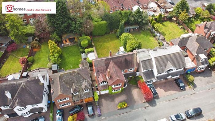 5 Bedroom Detached House For Sale In Fairyfield Avenue, Birmingham, B43