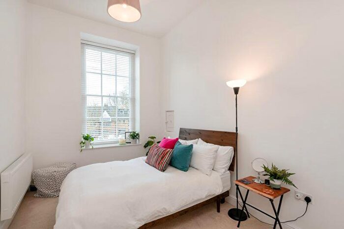 2 Bedroom Apartment To Rent In South Bar Street, Banbury, Oxfordshire, OX16