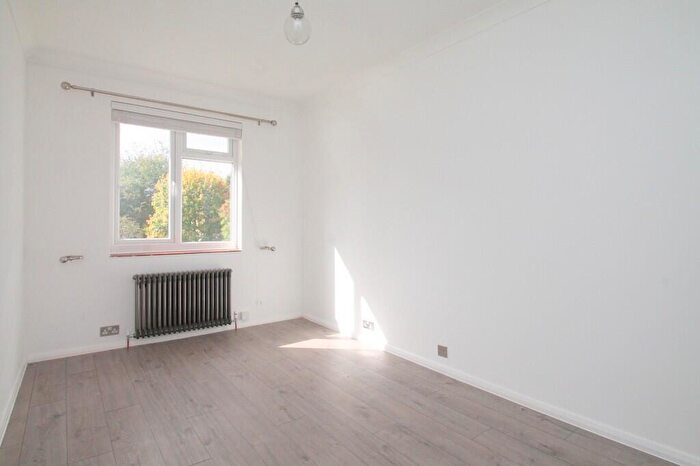 1 Bedroom Apartment To Rent In Bedroom First Floor Apartment In Warlingham, CR6