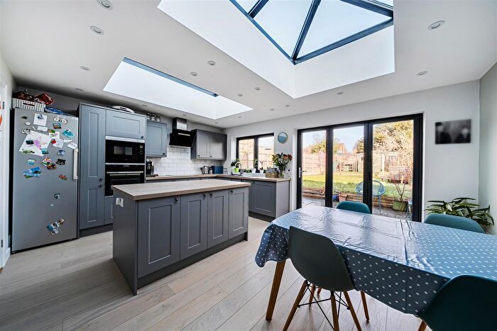 3 Bedroom Semi Detached House For Sale In Alders Road, Fareham, PO16