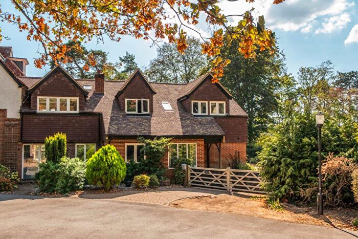 3 Bedroom Semi Detached House For Sale In Puttenham, Guildford, Surrey, GU3