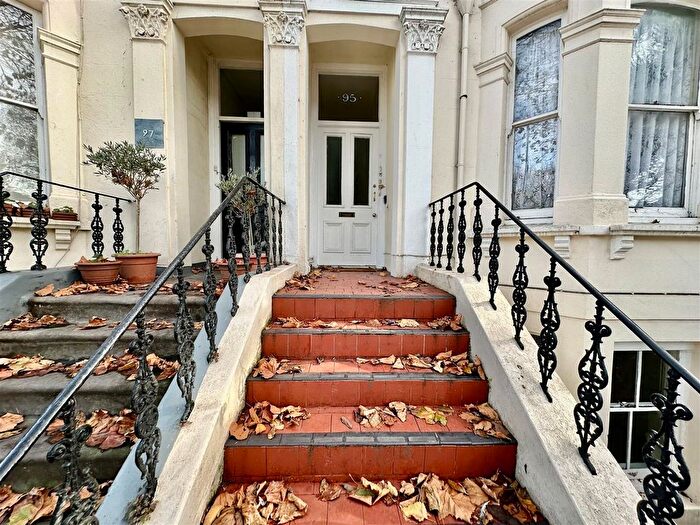 1 Bedroom Flat For Sale In Sackville Road, Hove, BN3