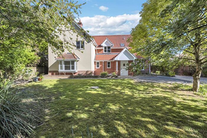 4 Bedroom Detached House For Sale In Bury Road, Rickinghall, Diss, IP22