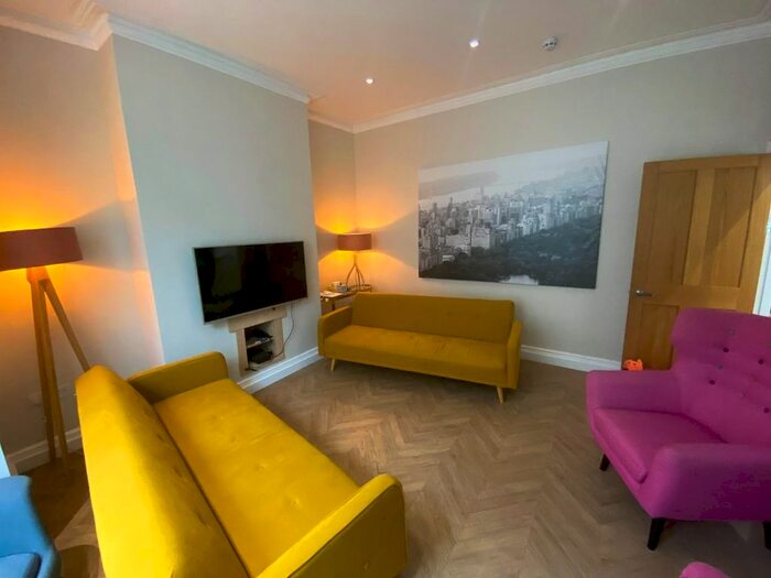 6 Bedroom Property To Rent In Bedford Park, Plymouth, PL4