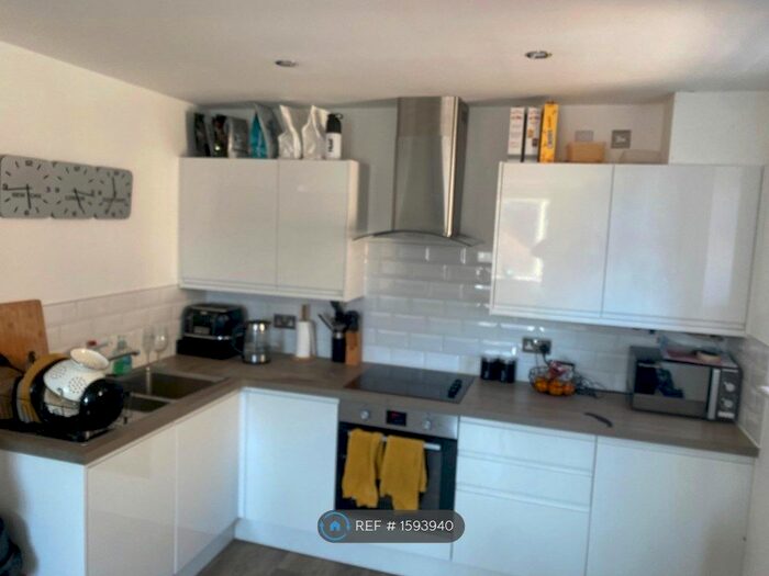 2 Bedroom Flat To Rent In St. Andrews Road, Northampton, NN2
