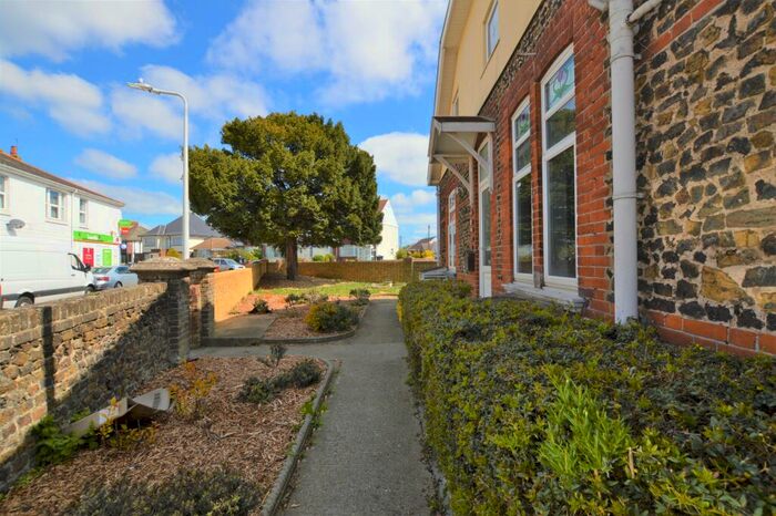 1 Bedroom Apartment To Rent In Margate Road, Ramsgate, CT12