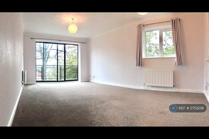 2 Bedroom Flat To Rent In Whitehaven Close, Bromley, BR2