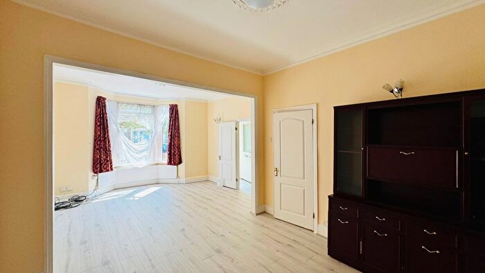 3 Bedroom Terraced House To Rent In Strone Road, Forest Gate, E7
