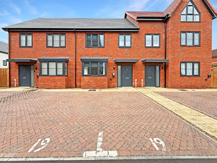 3 Bedroom Terraced House To Rent In Sanders Lane, Aylesbury, Buckinghamshire, HP21