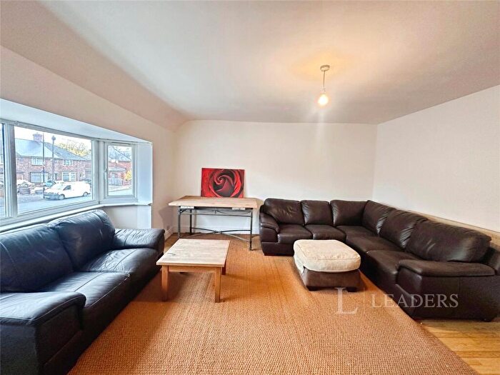 2 Bedroom Flat To Rent In Gospel Lane, Hall Green, Birmingham, B27