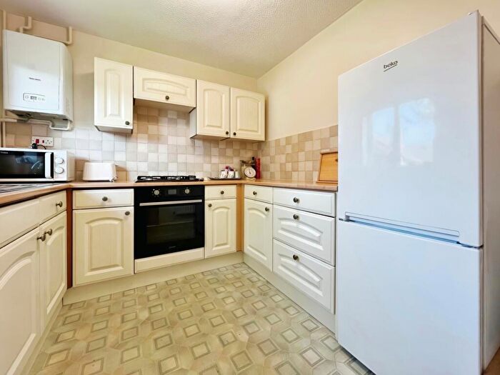 2 Bedroom Bungalow For Sale In Osprey Road, Leicester, Leicestershire, LE4