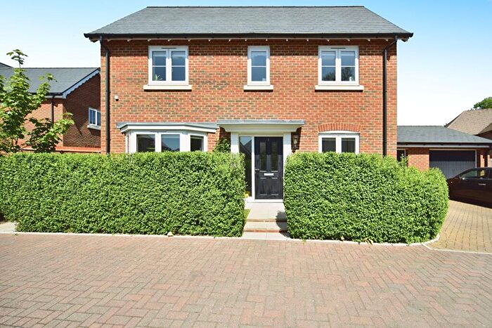 4 Bedroom Detached House For Sale In Galpin Court, Yalding, Maidstone, ME18
