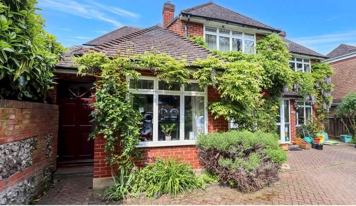 Studio To Rent In Park Road, Watford, WD17