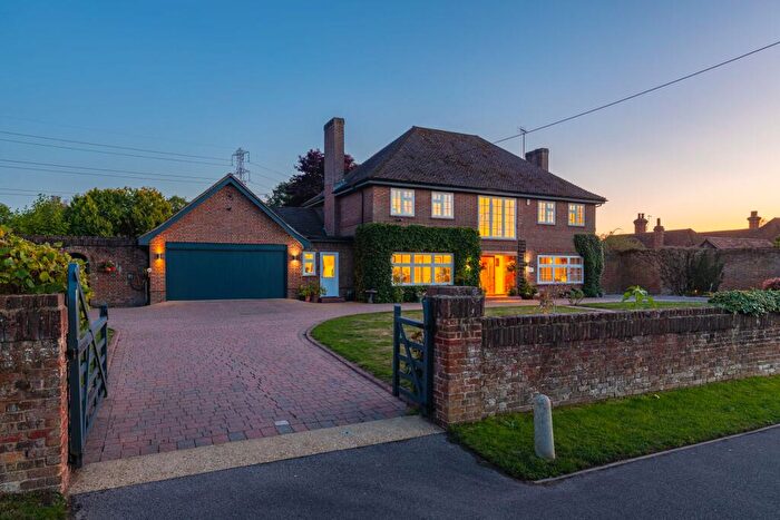 4 Bedroom Detached House For Sale In Eversley Cross, RG27