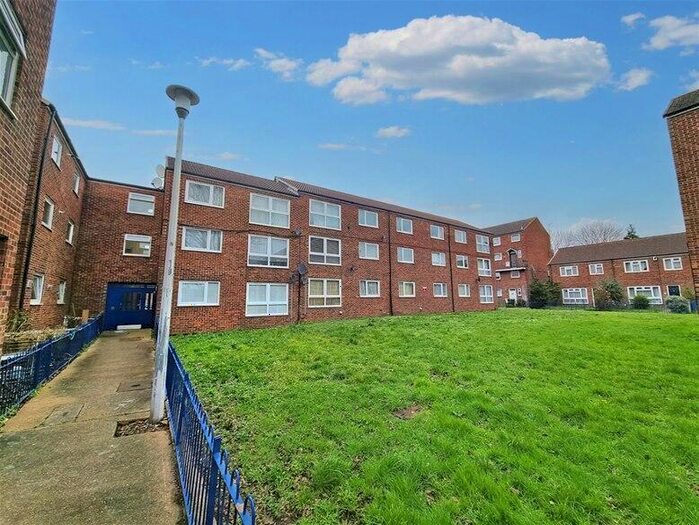 2 Bedroom Flat To Rent In Morse Close, Plaistow, E13