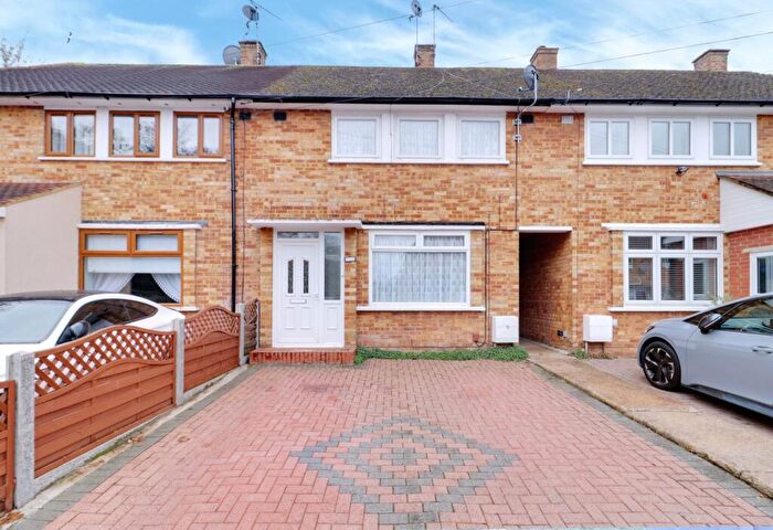 3 Bedroom Terraced House For Sale In Usk Road, Aveley, RM15