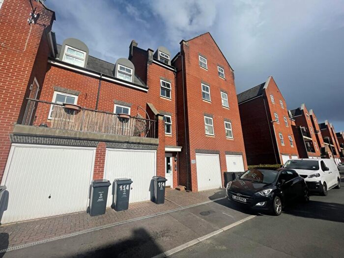 2 Bedroom Apartment To Rent In Lynmouth Road, Swindon, SN2
