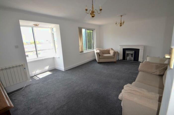 2 Bedroom Flat To Rent In Ely Road, Llandaff, Cardiff, CF5
